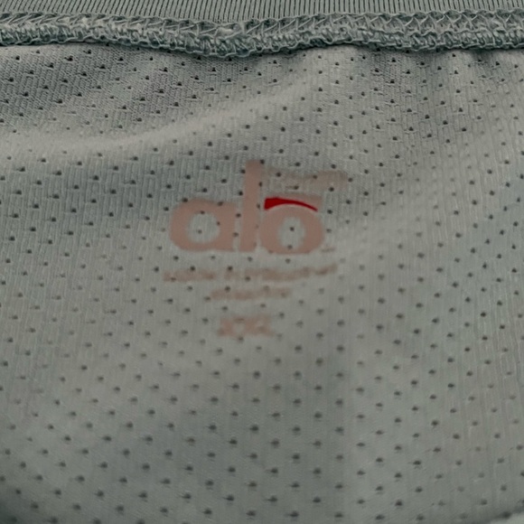 SOLD - On Another Platform! Alo Coolfit Yoga Activewear Vented Top in Green XXL - Picture 3 of 6